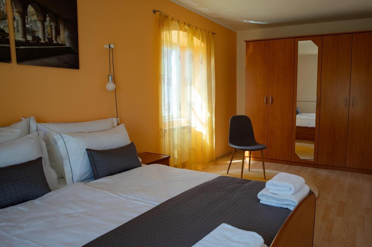 Olive Tree Apartments Umag Exterior foto